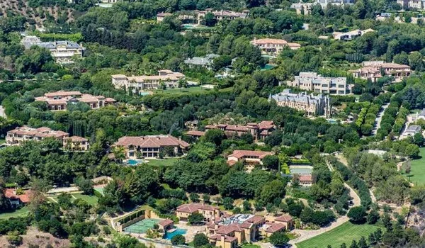 Landscaped parks at Nambiar Beverly Park
